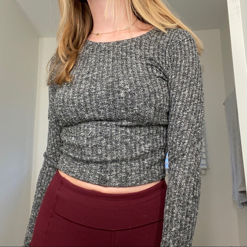 ABERCROMBIE GREY CROPPED SWEATER